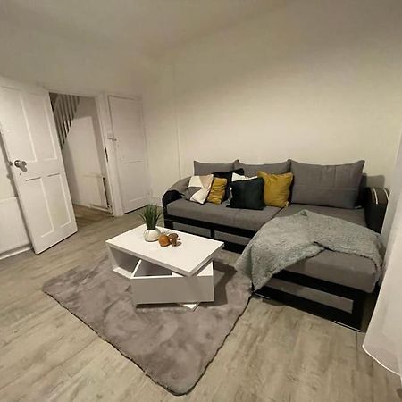 Stunning 2 Bedroom On Tower Bridge 런던 외부 사진
