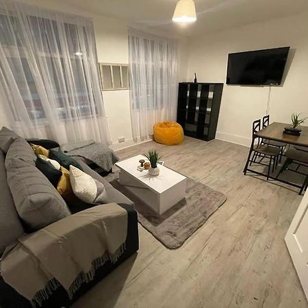 Stunning 2 Bedroom On Tower Bridge 런던 외부 사진