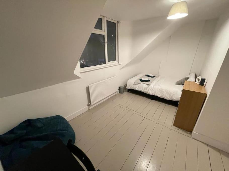 Stunning 2 Bedroom On Tower Bridge 런던 외부 사진