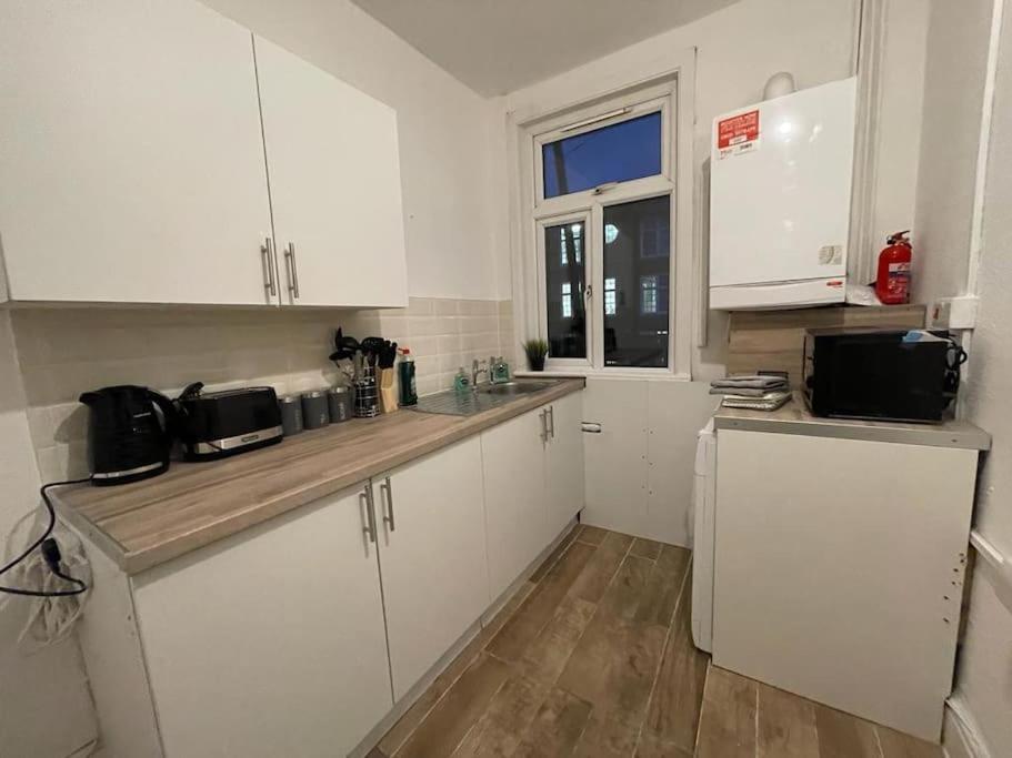Stunning 2 Bedroom On Tower Bridge 런던 외부 사진