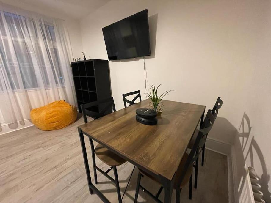 Stunning 2 Bedroom On Tower Bridge 런던 외부 사진