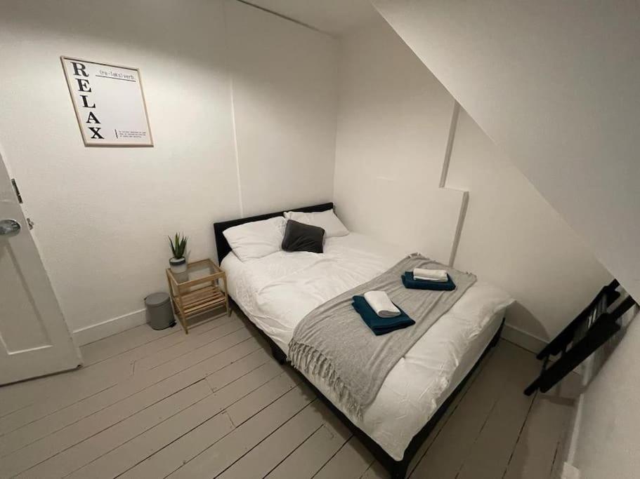 Stunning 2 Bedroom On Tower Bridge 런던 외부 사진